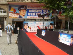 2011.07.06 Premiere _ Nichts zu verzollen, Aussenansicht_24